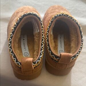 Laundry By Shelli Segal Tan Kids Slippers with Patterned Trim